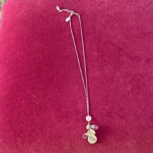 Elegant Silver and Shell Pendant Necklace